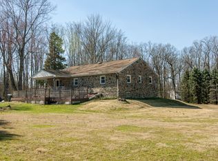 1458 Hollow Rd, Collegeville, PA 19426