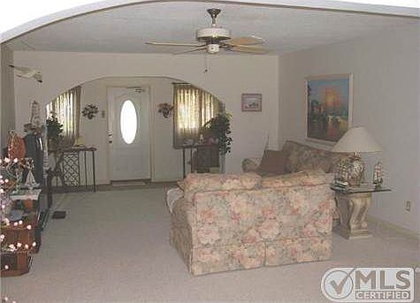 5th image of 1440 SE San Souci Ln