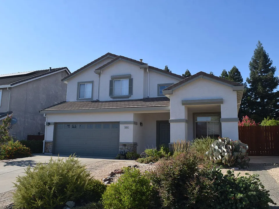 1608 Poppy Cir