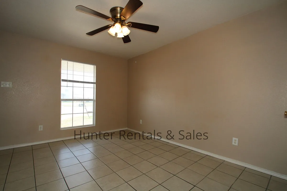 Building Photo - 4506C Jeff Scott Dr