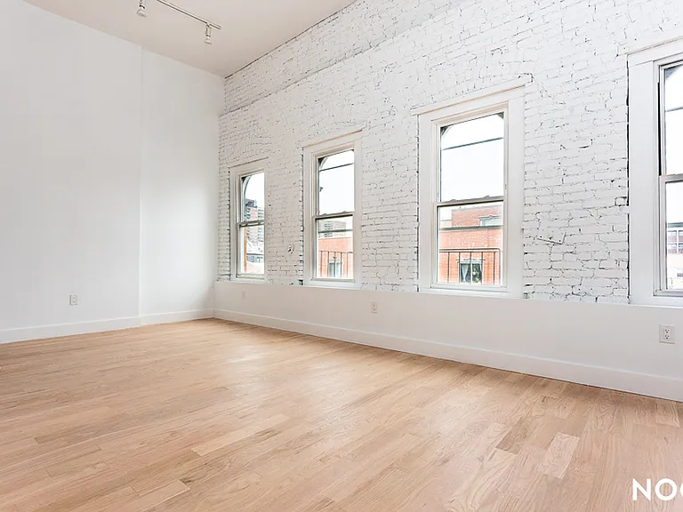 98 Moore St #4B — Photo 1