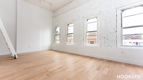 98 Moore St #4B Photo 1