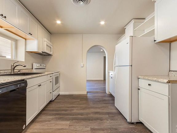 4th image of 512 E 12th St