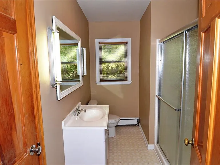305 College Rd — Photo 9