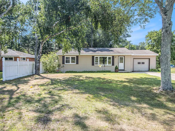 9291 Pauline St, Montague, MI 49437