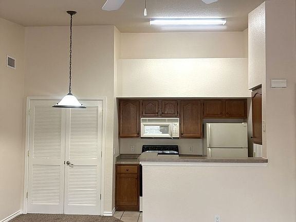 4th image of 3901 Sonoma Springs Ave APT 1012