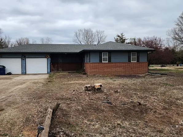 1933 E Gray Rd, New Cambria, KS 67470