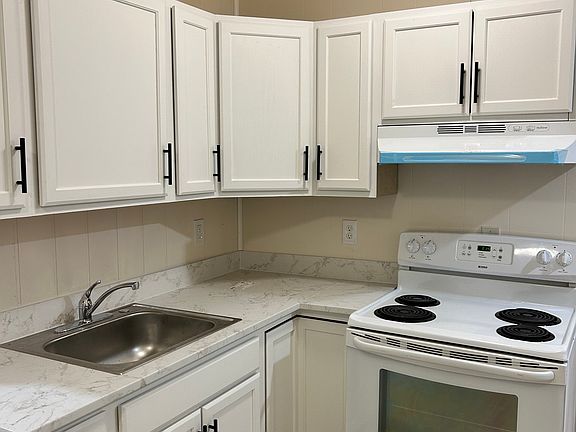 4th image of 17056 Elm St #B