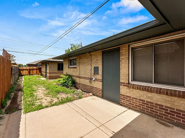 3609 Hudson St — Photo 15