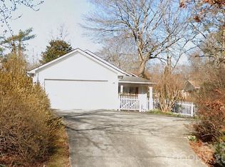 105 Amelia Dr, Hendersonville, NC 28792