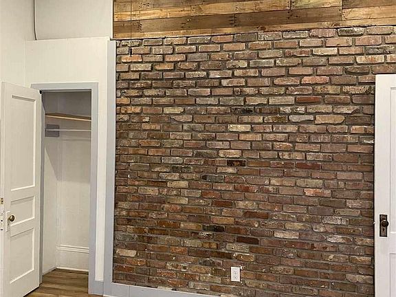 5th image of 2120 Barrancas Ave #B