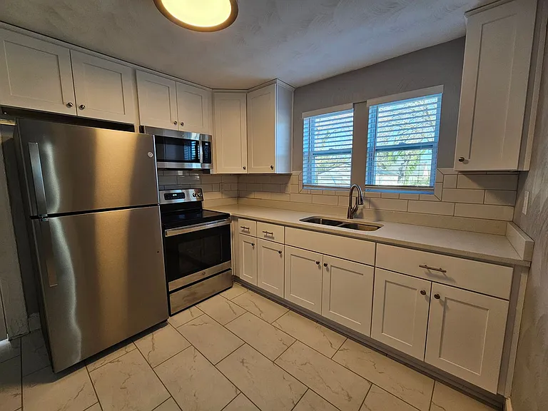 3235 Flanders Ave — Photo 6