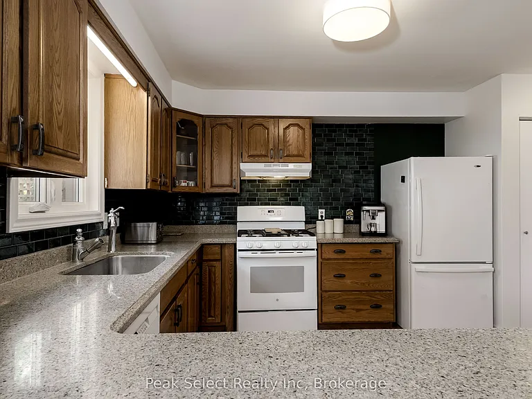7 Hillside Ct — Photo 14
