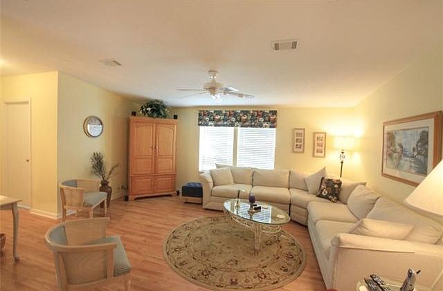 1st image of 625 Papaya Cir