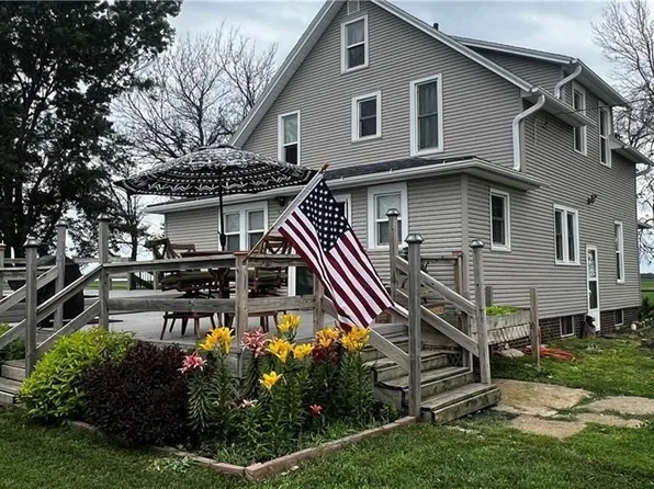 3514 Waukon Ave, Lohrville, IA 51453