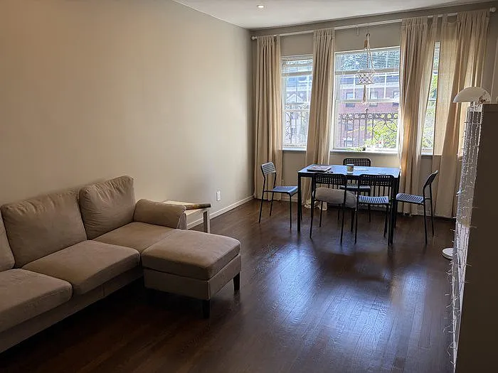 2 bed, 1.0 bath, $3,400 — Photo 4