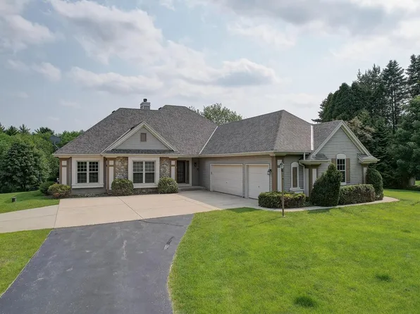 S32W32807 Bethania LANE, Dousman, WI 53118