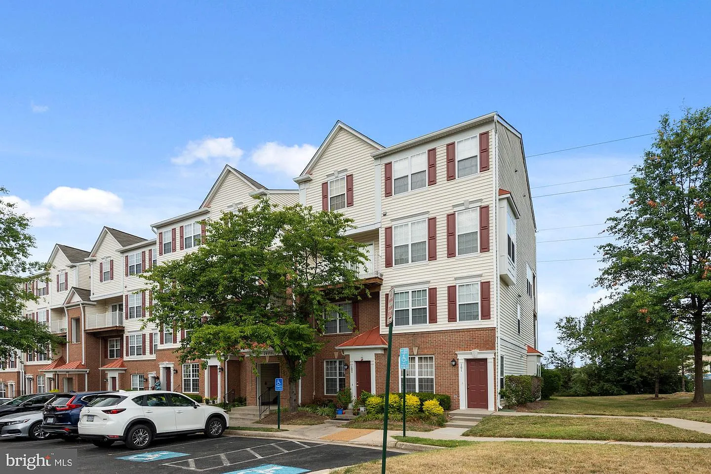 2 bed, 2.5 bath, 1215 sqft, $2,450 — Photo 1