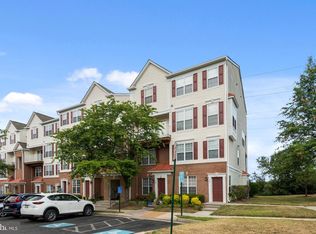 2480 Angeline Dr #302, Herndon, VA 20170