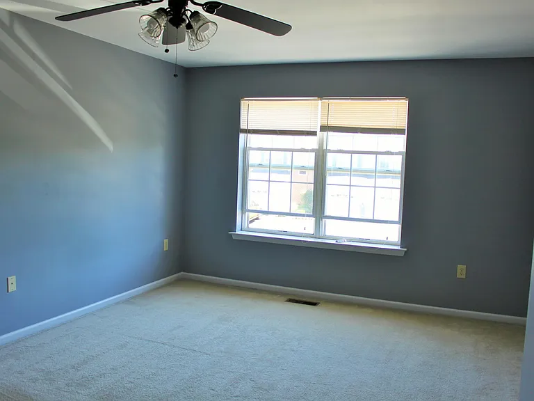 206 Hampshire Dr — Photo 9