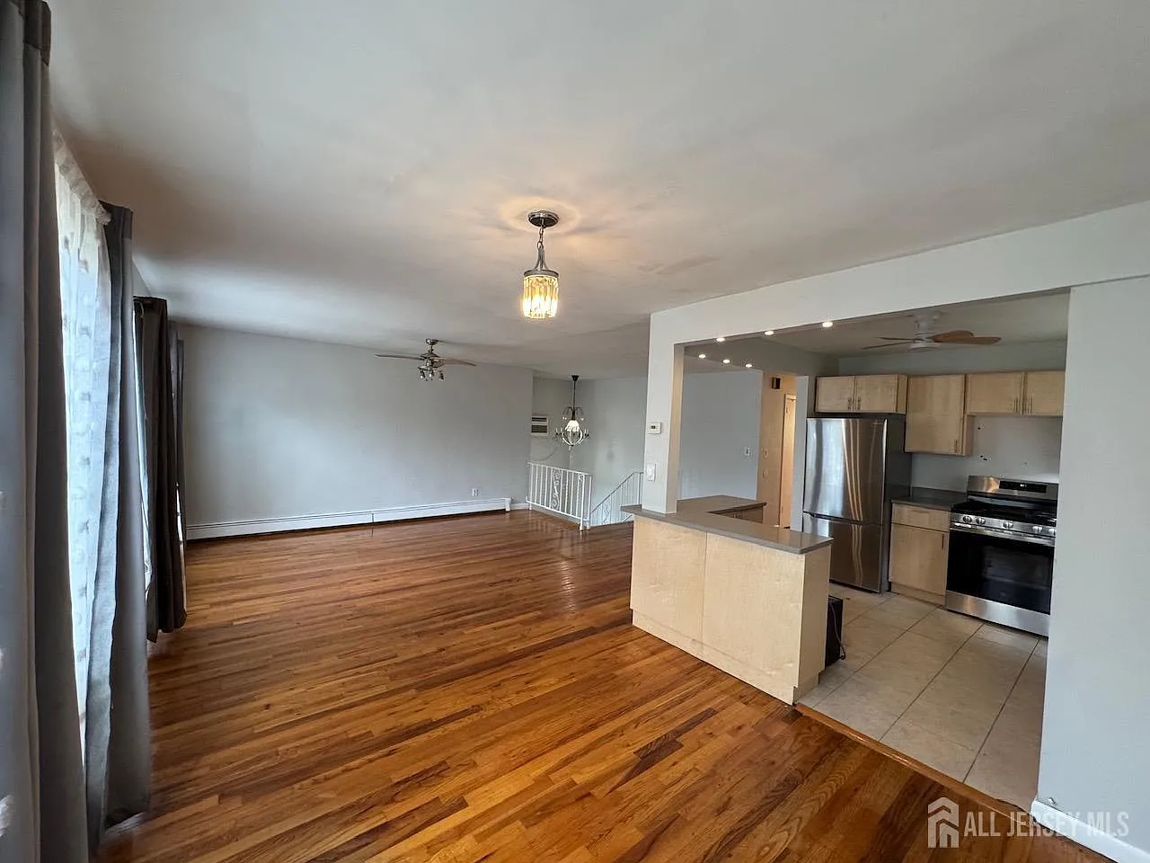 5 bed, 3.0 bath, $4,900 — Photo 2