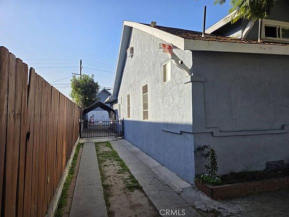 2nd image of 1210-1212 E 42nd Pl