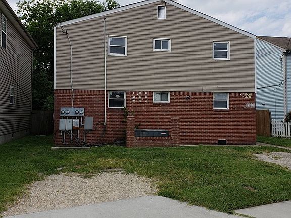 2nd image of 1819 Tidewater Dr APT C