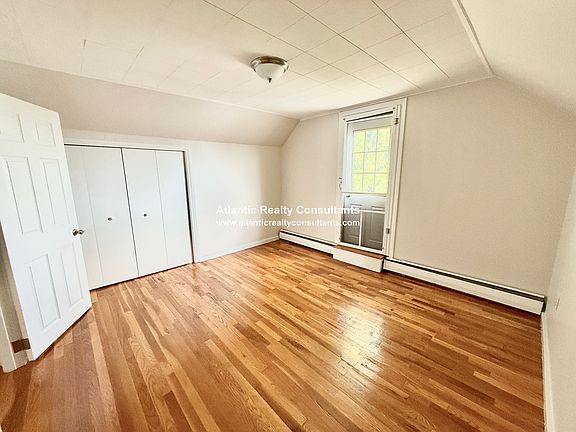 5th image of 159 Winsor Ave #Penthouse