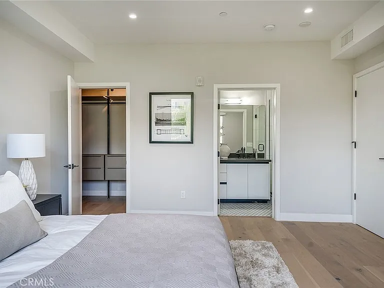 1148 N Detroit St #1B — Photo 16