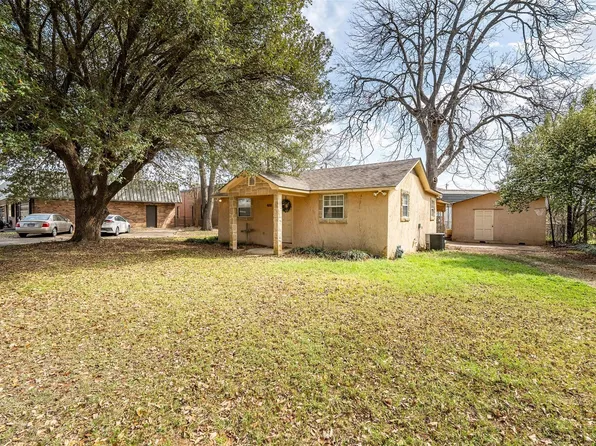 408 E Kolstad St, Palestine, TX 75801