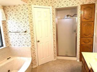 1869 Larkspur Dr, Arlington, TX 76013