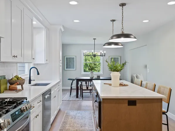 5024 Westmill Rd, Minnetonka, MN 55345