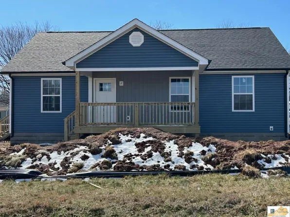 279 1st St, Horse Cave, KY 42749