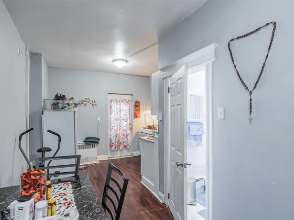 164 Highland Avenue image 5 of 11