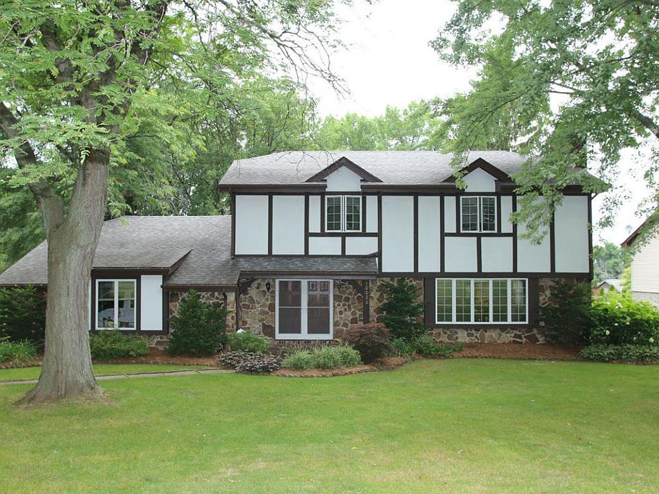 1st image of 10020 W Edgerton Ave