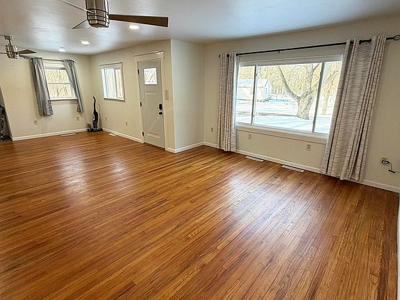 5th image of 17613 10b Rd