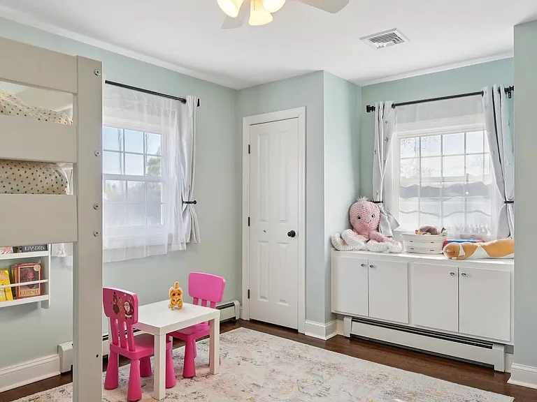 525 Ramapo Ave — Photo 11