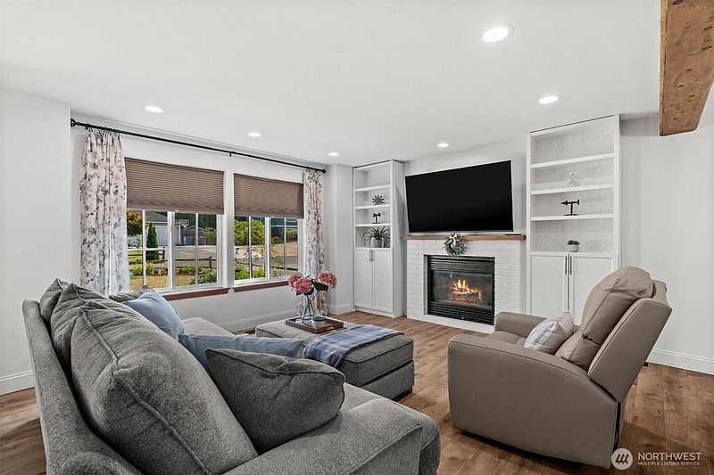 2nd image of 15910 42nd Avenue Ct E