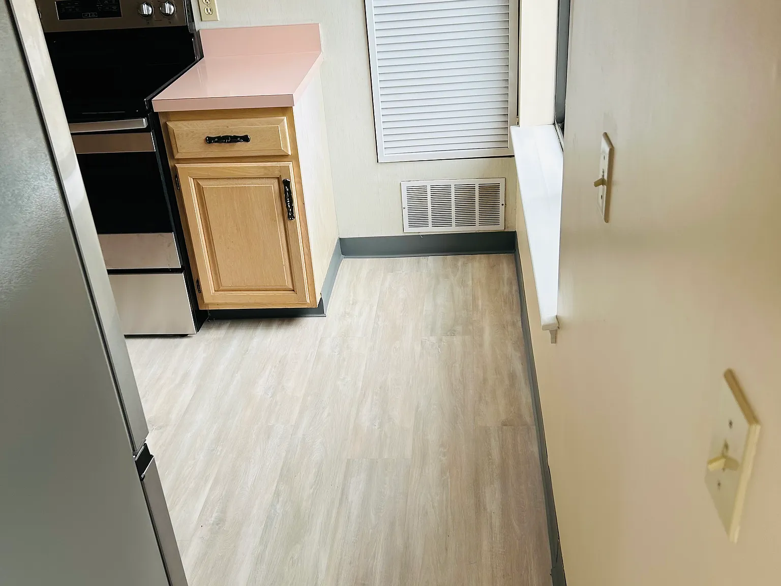 2 bed, 1100 sqft, $2,300 — Photo 3