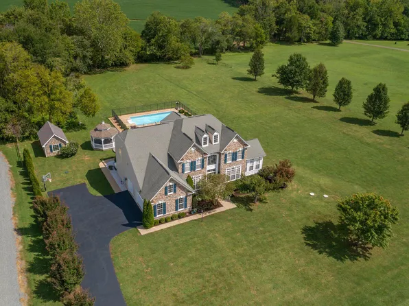 109 Stableside Ln, Fredericksburg, VA 22405