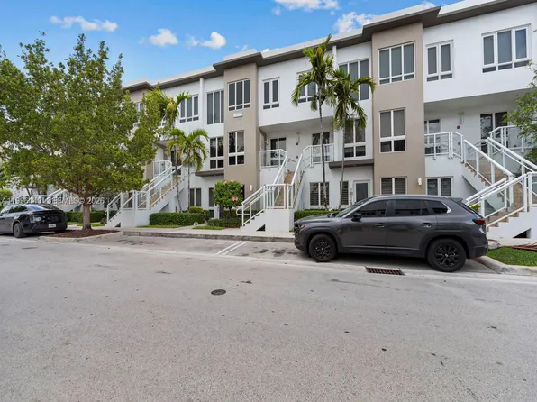 10265 NW 63rd Ter APT 205, Doral, FL 33178