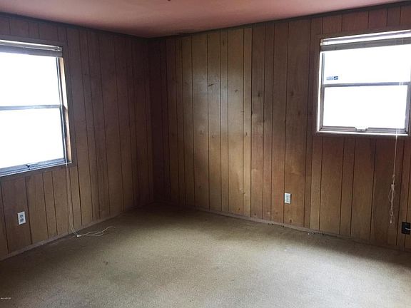 3rd image of 1403 Arkansas Ave