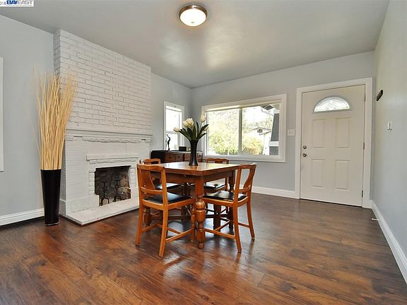 3rd image of 7607 Hillside St