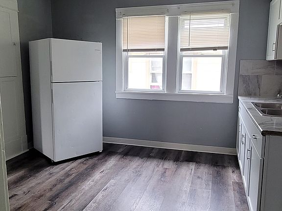 5th image of 10317 Prince Ave #2