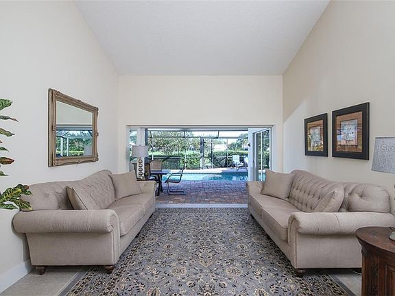 4th image of 3955 Torrey Pines Blvd