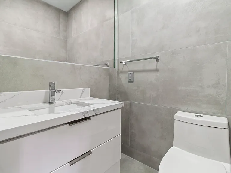 21303 NE 18th Pl — Photo 28