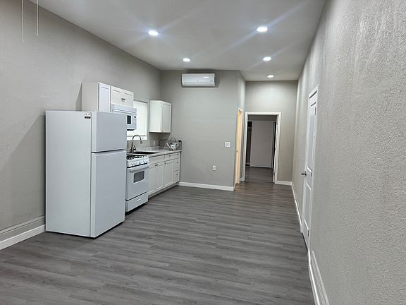 3rd image of 601 E Monte Vista Ave #3
