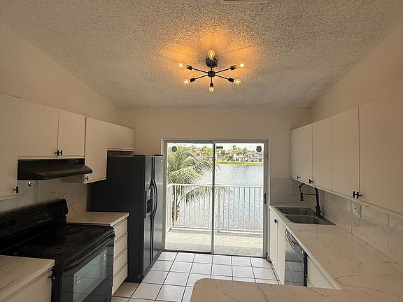 4th image of 6910 NW 173rd Dr APT 1004