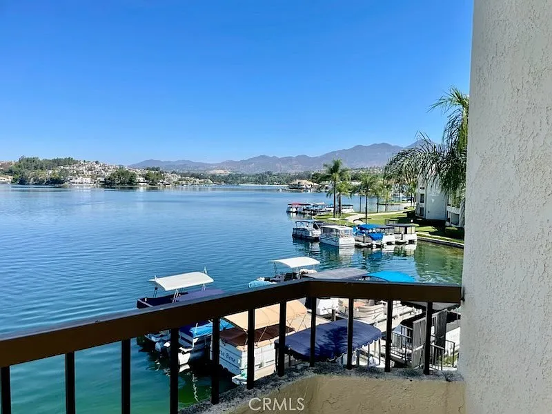 2 bed, 1240 sqft, $6,900 — Photo 3