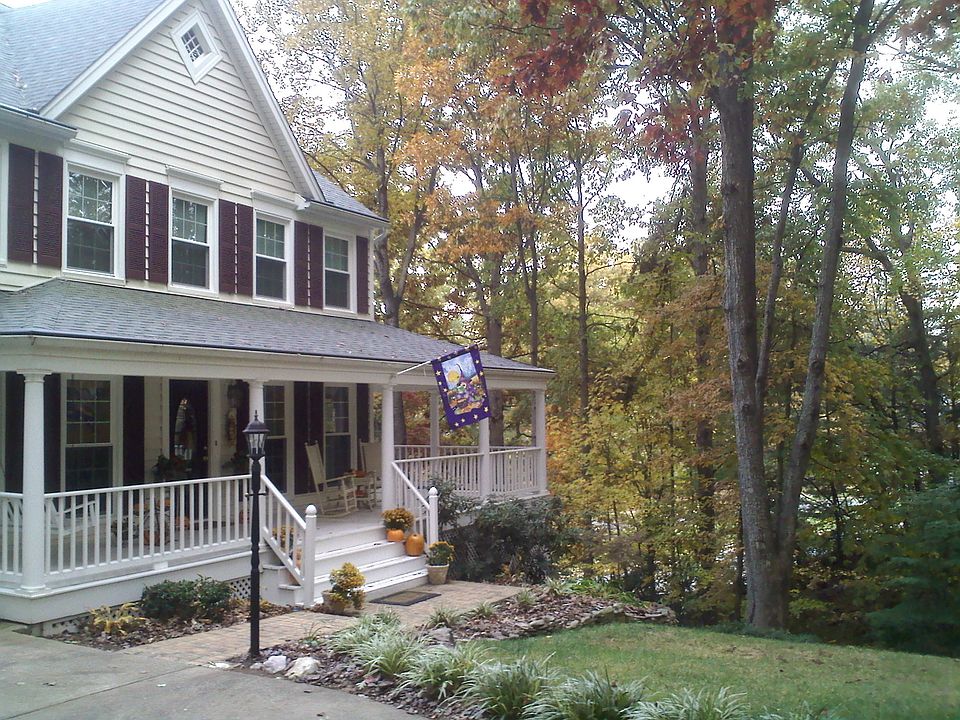 1st image of 15518 Barrington Pl